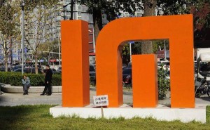 雷军直面海报小字与尬黑问题：小米将整改并倾听意见，盼网络清朗