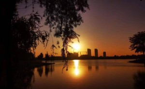 巴菲特时代谢幕，格雷格·阿贝尔接棒，伯克希尔未来走向何方？