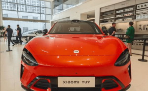 雷军直播拆车回应三大争议:续航刹停法务传闻,直言遭黑水军抹黑