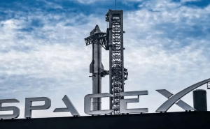 马斯克官宣Space X新计划：4400颗卫星降轨，中国太空安全引关注