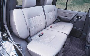 起亚KX3傲跑：小型SUV界的颜值实力派，操控佳配置全的个性座驾