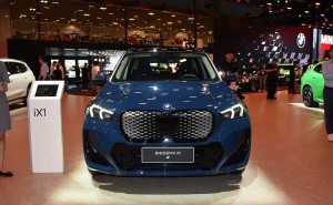宝马iX1纯电SUV来袭！双电机四驱+超500Km续航，运动外观很吸睛