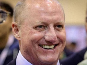 巴菲特退休后阿贝尔接棒，新任CEO年薪2500万远超巴菲特10万年薪