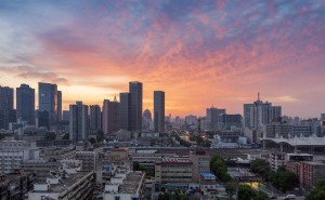 从“下沉”到“上涌”：新兴城市如何重塑消费版图，激发经济新活力