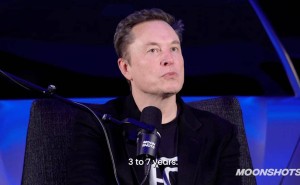 马斯克德州3小时访谈“放狠话”：AI、机器人、能源未来全剧透