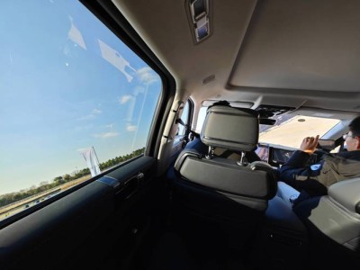 宝马1系三厢版：专为中国市场定制，豪华入门新选择，家用通勤两相宜