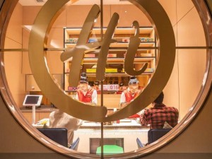 张勇重掌海底捞CEO，年轻力量入局，海底捞变革新篇正式开启