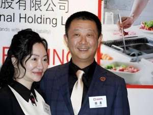 海底捞高层变动：CEO苟轶群辞任 创始人张勇再掌舵 曾登新加坡富豪榜