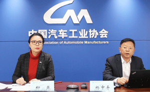 2025城市NOA加速发展：车企自研与第三方合作齐发力 引领智驾新变革