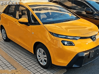 “平民超跑”焕新颜！新款飞度运动升级，燃油小车能否再掀波澜？