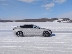 探秘全球六大汽车冬测地：极寒之境中汽车工业与城市发展的交响