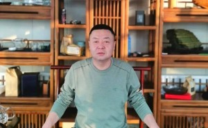 潍坊商界精英张雷：掌舵建筑机械与建材企业 深耕黄金酱酒市场