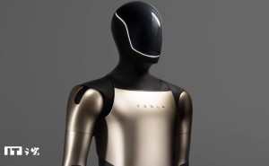 马斯克称Optimus或让特斯拉“汽车标签”成往事,现实难题待解