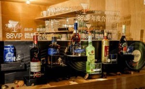 春节前酒水消费热潮涌动 天猫年货节“礼赠”“悦己”需求双双攀升
