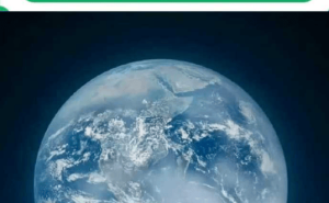 微信十五载：从太空视角地球图到7.8亿人朋友圈的时光印记