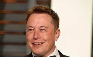 马斯克：特斯拉FSD系统或下月在欧获批，中国有望同步，Robotaxi将普及