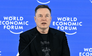 马斯克达沃斯首秀:谈AI未来与火星计划,呼吁以乐观心态拥抱明天