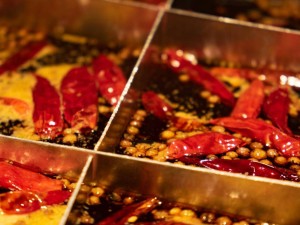 张勇回归海底捞：是破局关键，还是向现代化治理过渡的契机？