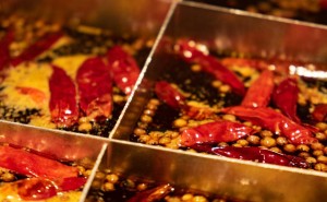 张勇回归海底捞:是破局关键,还是向现代化治理过渡的契机?