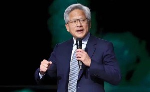 黄仁勋谈英伟达管理哲学：61位“CEO”共成长，犯错不被解雇成文化