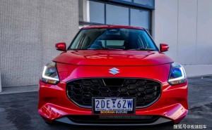全新登场！新一代铃木SWIFT雨燕实车亮相，外观设计带来耳目一新体验