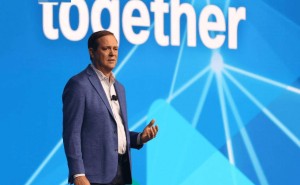 思科CEO罗宾斯:AI影响或超互联网,泡沫中部分公司难存活但前景可期