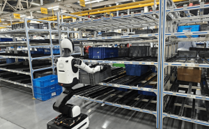 从实验室到车间家庭：机器人“进厂入家” 开启智能生活新图景