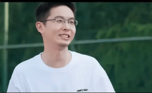 宇树机器狗成全球销冠，王兴兴揭秘：先发优势与成本把控成制胜关键