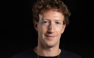 扎克伯格:AI将推动社媒迈向新形态,互动形式与内容生成迎变革