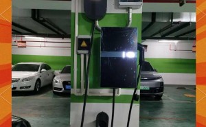 新能源SUV智能座舱：大屏导航引领驾驶新体验，技术升级开启智慧出行