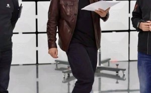 雷军直播穿劳保鞋引关注 同行揭秘:实验室专用,防静电还护脚趾