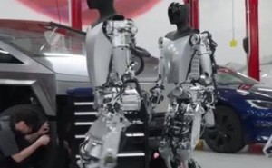 马斯克直言：缺乏AI与机器人支撑 美国经济或将面临严重危机