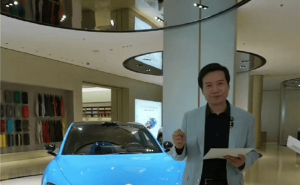 雷军小年夜直播透露：小米汽车工厂智能化程度高 去年接待访客超13万