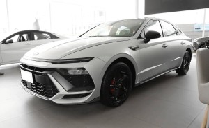 现代索纳塔焕新登场！机甲风设计吸睛，近5米车长配双动力，13.98万起