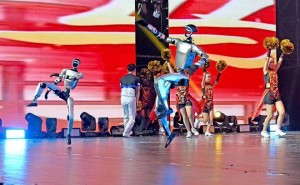 春晚舞台成机器人竞技场:亿元投入背后,企业图谋品牌与资本双赢