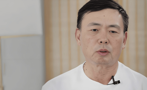 苹果遭巴菲特段永平减持，AI浪潮下头部科技公司竞争格局生变？