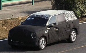 尊界M900谍照引关注：华为携中国汽车向传统豪华品牌发起挑战