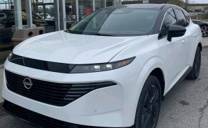 新款日产楼兰运动SUV亮相:独特设计风格开启SUV市场新篇章