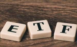 马斯克拟月球建电磁弹射装置发卫星，创业板成长ETF易方达成分股多股上涨