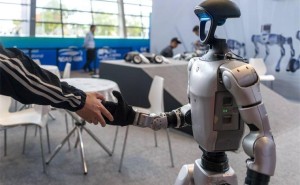 宇树科技王兴兴：机器人水平近10岁孩童，中国产业布局领先应用前景可期