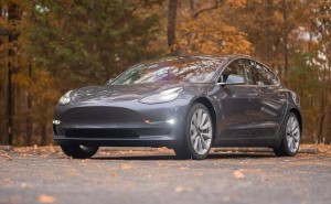 马斯克“数月之遥”成空谈：监管实锤特斯拉加州Robotaxi推进停滞