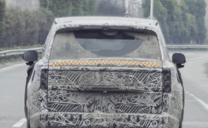 小米YU9轻伪装实车亮相：竖状尾灯吸睛，或衍生多款SUV完善产品矩阵