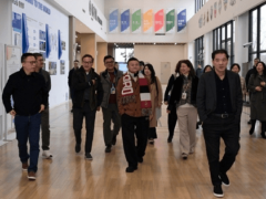 马云携阿里蚂蚁核心管理层齐聚云谷学校 共探AI时代教育新机遇