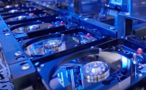 西部数据CEO：不增产能靠技术扩容，AI与监控成存储需求“双引擎”