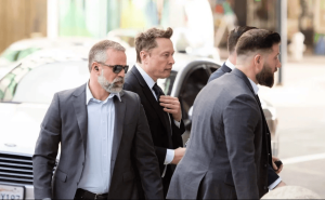 马斯克旧金山出庭为推特言论作证 坚称未料股价受冲击或面临高额赔偿