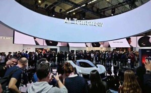 MWC2026首日：小米Vision GT概念车亮相 海外消费者热捧引关注