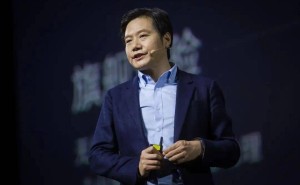 雷军谈AI时代工作新模式引热议，AI是把双刃剑还是解放人力新契机？