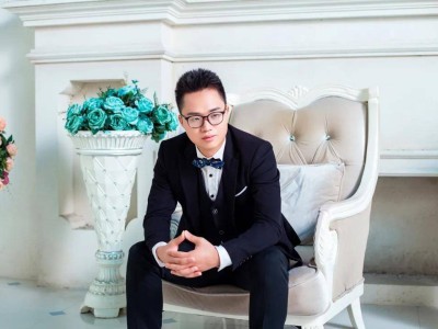 实体生意困局：传统模式失效，线上引流线下承接成破局之道