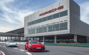 保时捷2025年销售回报率骤降 新CEO骆明楷：坚守高端不国产不降价求利