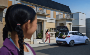 雨季接送孩子不再愁，江铃易至EV3 PLUS以智能舒适守护每段出行路